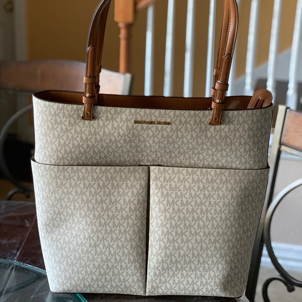 Michael kors purse